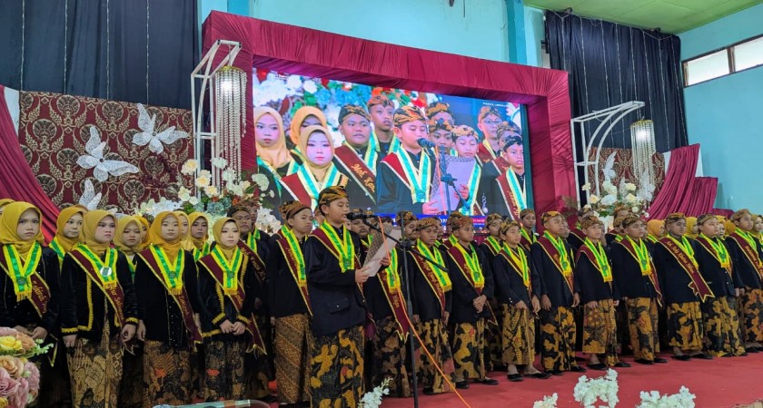 Konsep Unik Lepas Pisah MIN 1 Sumenep: Gandeng Orang Tua ke Panggung hingga Visualisasi Cita-Cita Siswa di Videotron
