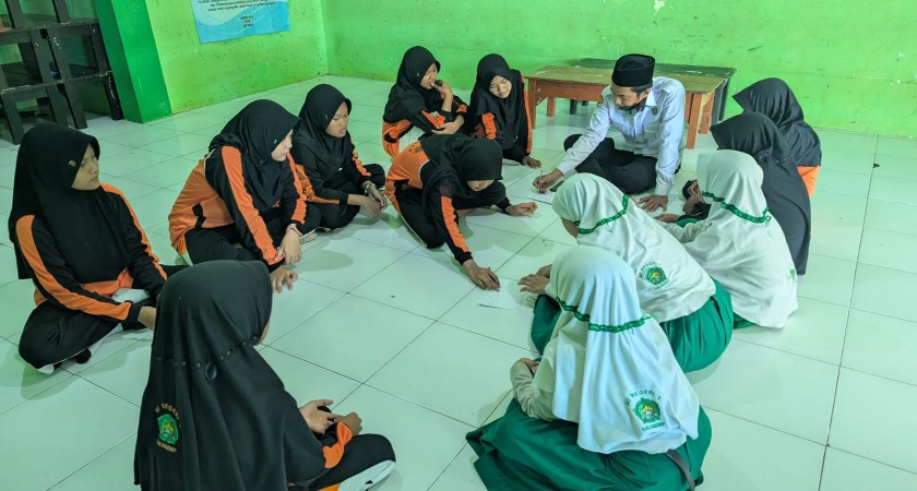 Sambut Ujian Madrasah (UM), MIN 1 Sumenep Gelar Aksi Bersih Lingkungan dan Cetak Agen Tiwisada