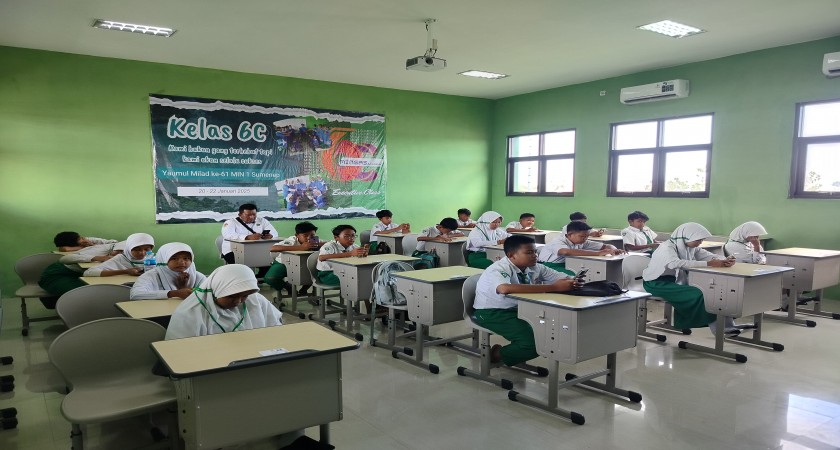 Pelaksanaan Ujian Madrasah Kelas VI Berjalan Tertib dan Lancar