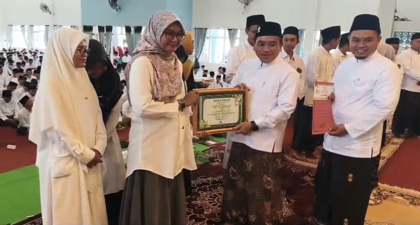 Guru MIN 1 Sumenep Raih Juara II Anugerah GTK Kategori Inovasi Media Pembelajaran Jenjang MI
