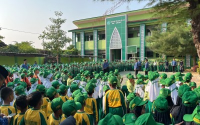 Khidmatnya Peringatan Hari Kesaktian Pancasila di MIN 1 Sumenep, Hadirkan Keteladanan Lewat Guru Sebagai Petugas