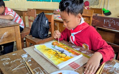 Adu Indah Goresan Kuas, Keseruan Lomba Kaligrafi di MIN 1 Sumenep