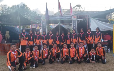 Tanamkan Kemandirian, peserta didik MIN 1 SUMENEP ikuti Perkemahan dengan Antusias