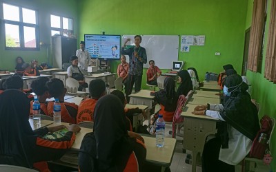 Sosialisasi dan Pemeriksaan Kesehatan Mata di MIN 1 Sumenep Bekerjasama dengan Klinik Utama Sumenep